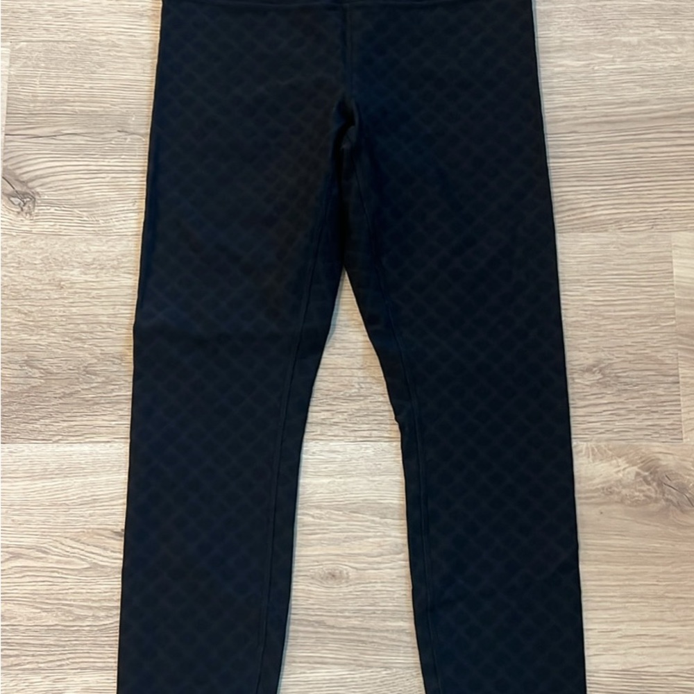 Lululemon Black Leggings 3D Jacquard Diamond Train 25”